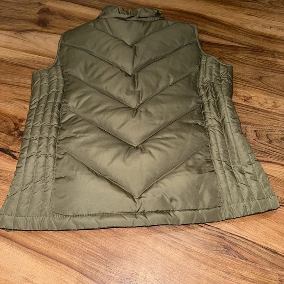 Maurices Army Green Quilted Puffer Vest - Picture 4 of 6